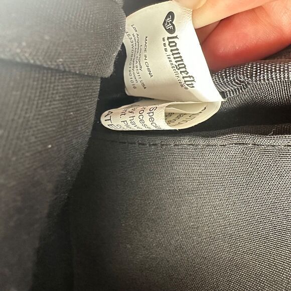 Loungefly Disney Lilo & Stitch Hawaiian Tropical Print Multicolored Backpack - Picture 9 of 10